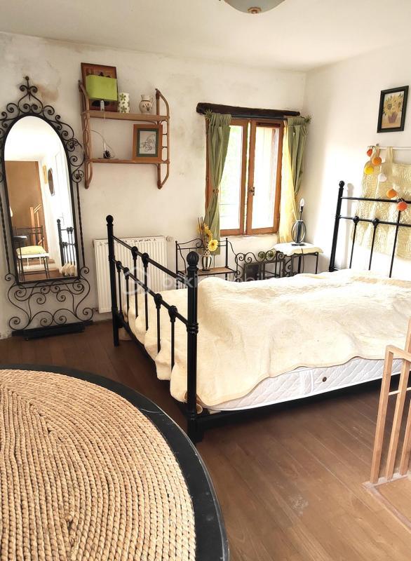 Maison en pierre - 204 m² - 9 pièces