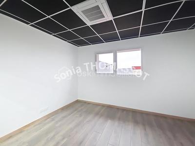 Bureau - 350 m² - 4 pièces