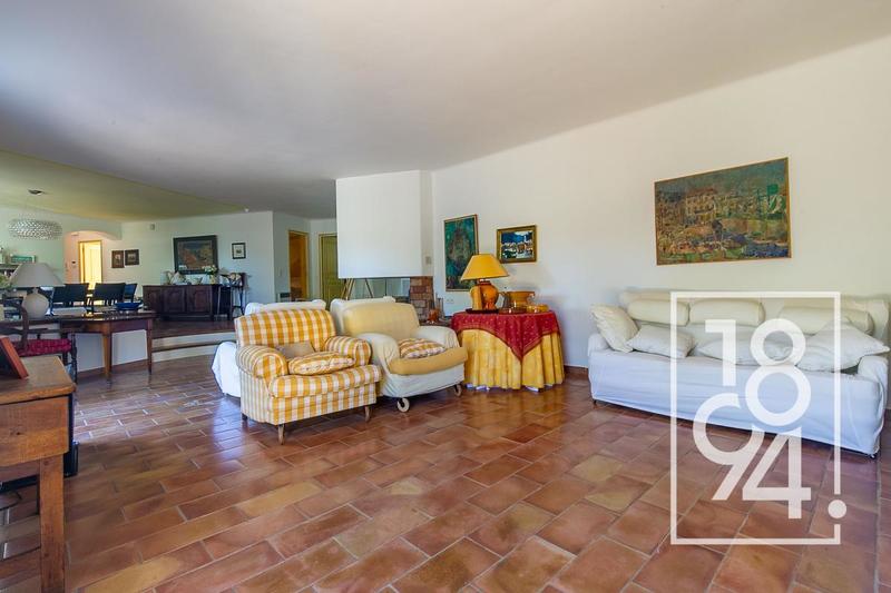 Maison - 224 m² - 5 pièces