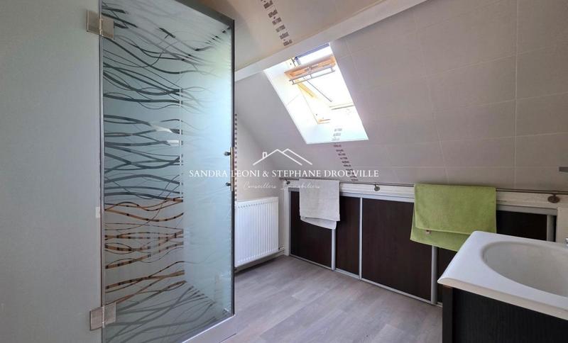 Maison - 189 m² - 8 pièces