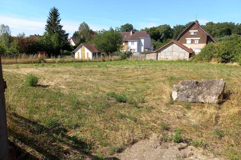 Terrain constructible - 1 071 m²