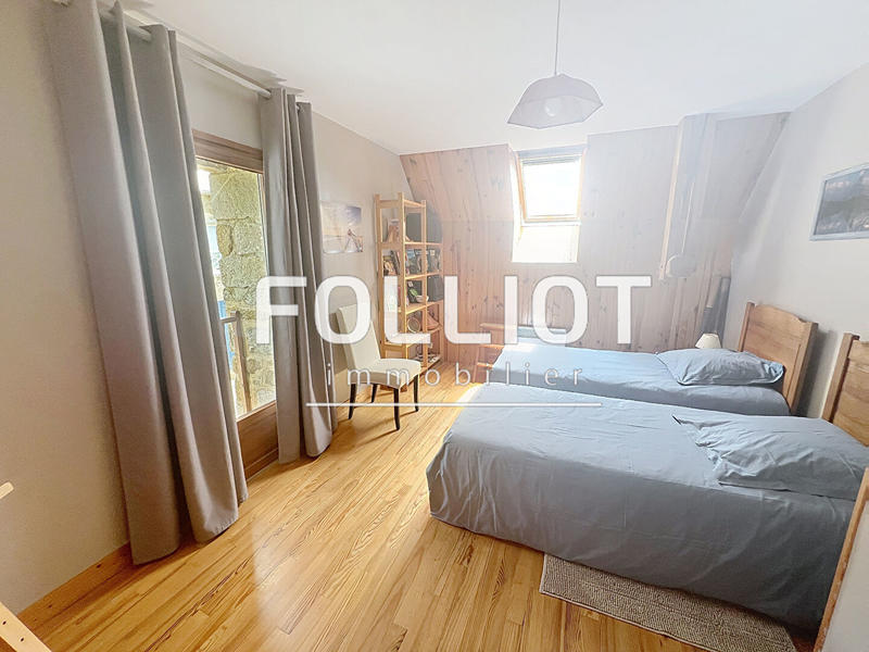 Maison - 208 m² - 10 pièces