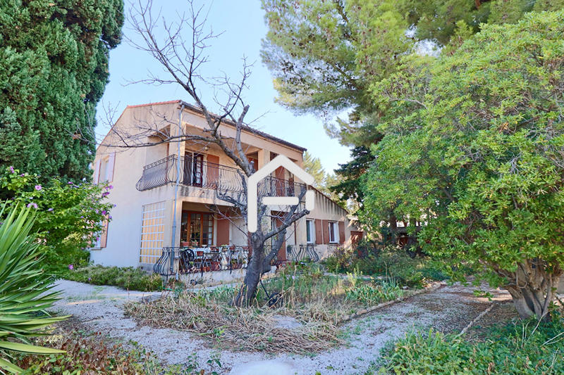 Villa - 140 m² - 8 pièces