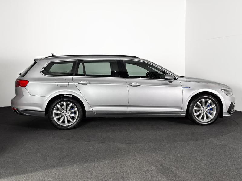 Volkswagen Passat Sw Gte 218ch Dsg Hybride Rechargeable Ja17p Digital Cockpit Carplay Camera Gps Pro