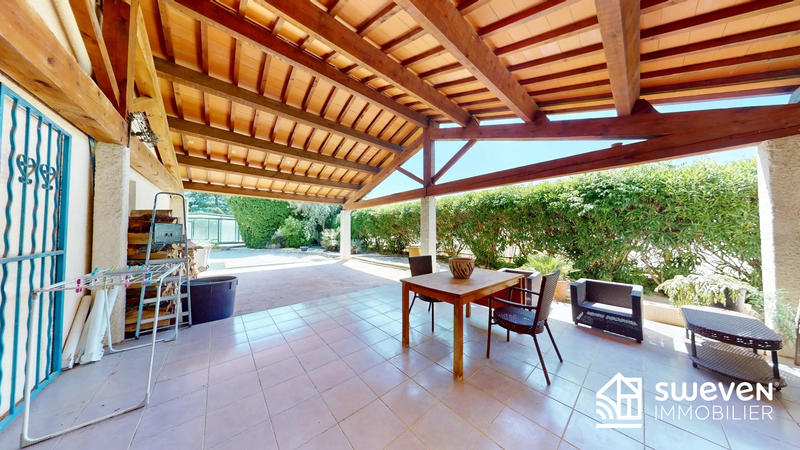 Villa - 278 m² - 10 pièces