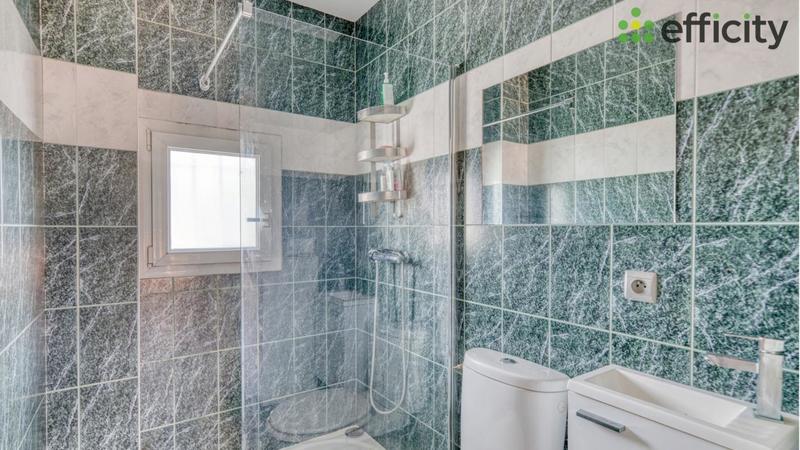 Maison - 264 m² - 8 pièces