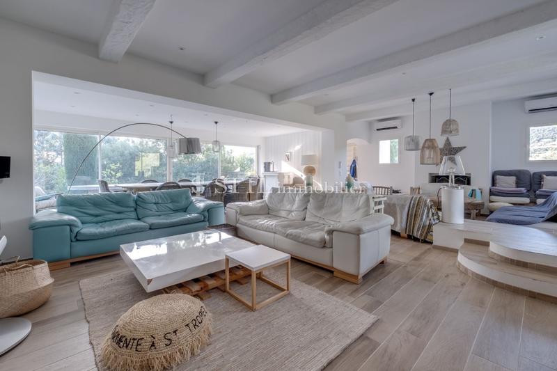 Villa - 300 m² - 6 pièces