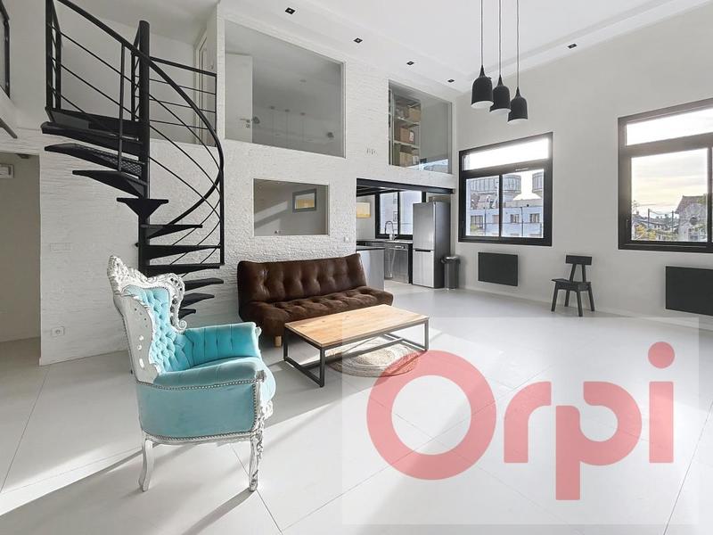 Loft - 110 m² - 3 pièces