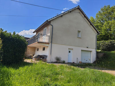 Maison - 90 m² - 5 pièces