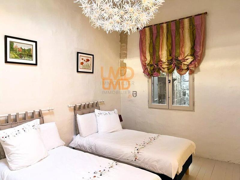 Demeure - 184 m² - 5 pièces