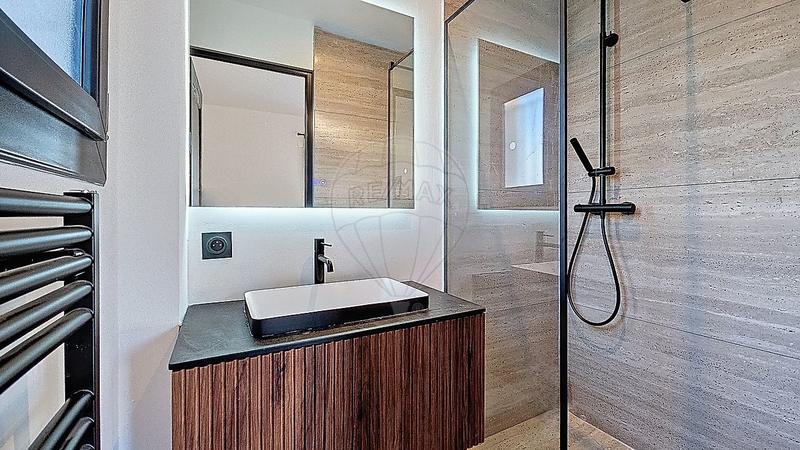 Villa - 243 m² - 7 pièces