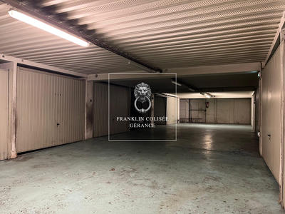 Parking / Garage - 13 m²