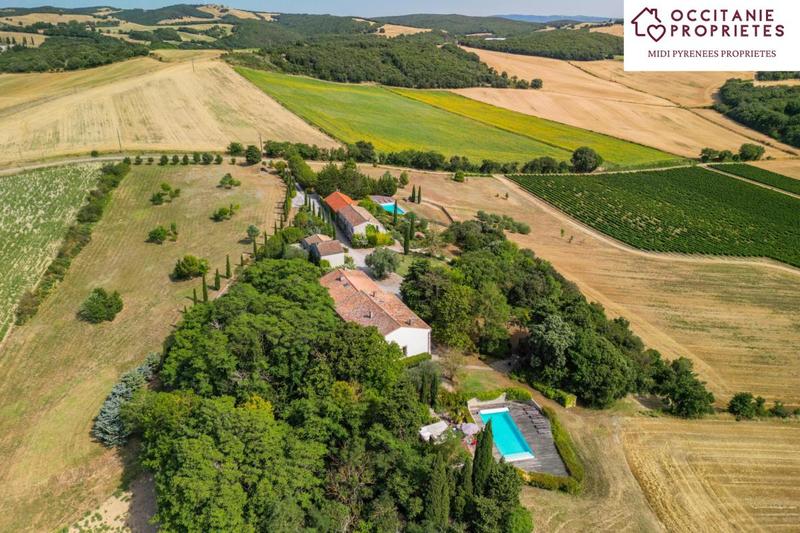 Maison de maîtres - 900 m² - 26 pièces