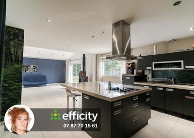 Maison - 186 m² - 7 pièces