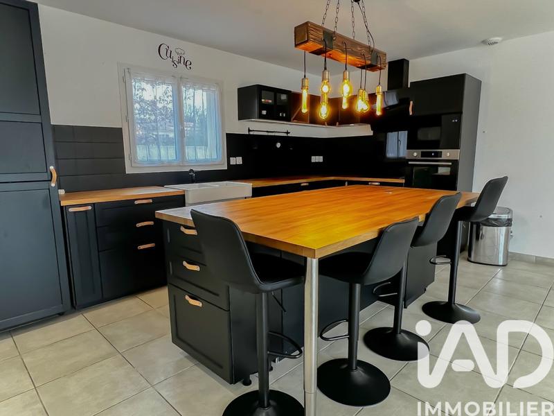 Maison - 121 m² - 5 pièces