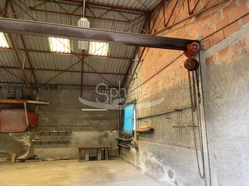 Hangar - 600 m² - 1 pièce