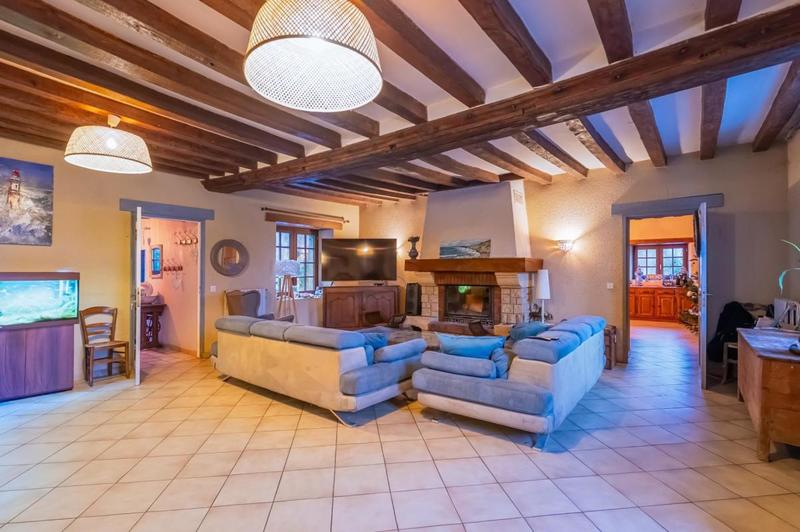 Propriété - 240 m² - 8 pièces