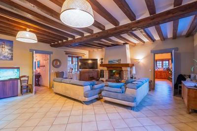 Propriété - 240 m² - 8 pièces