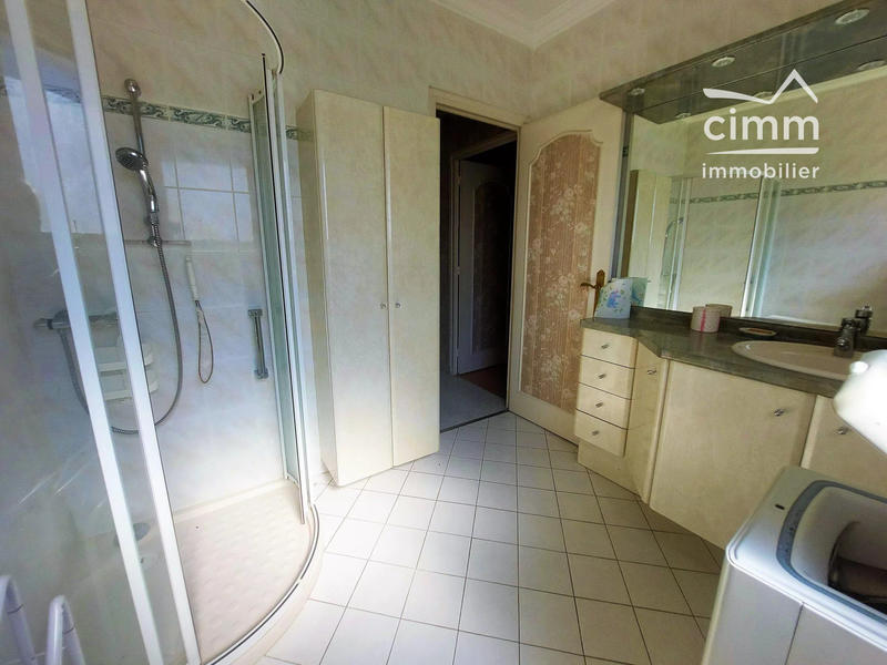 Maison - 285 m² - 8 pièces