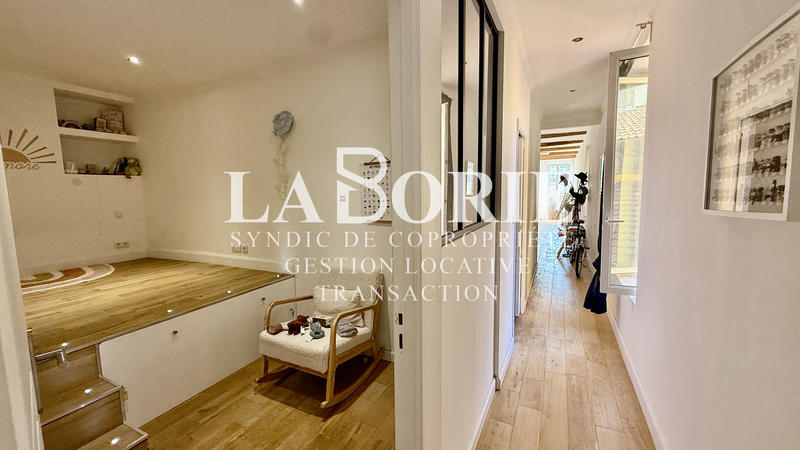 Appartement - 98 m² - 2 pièces