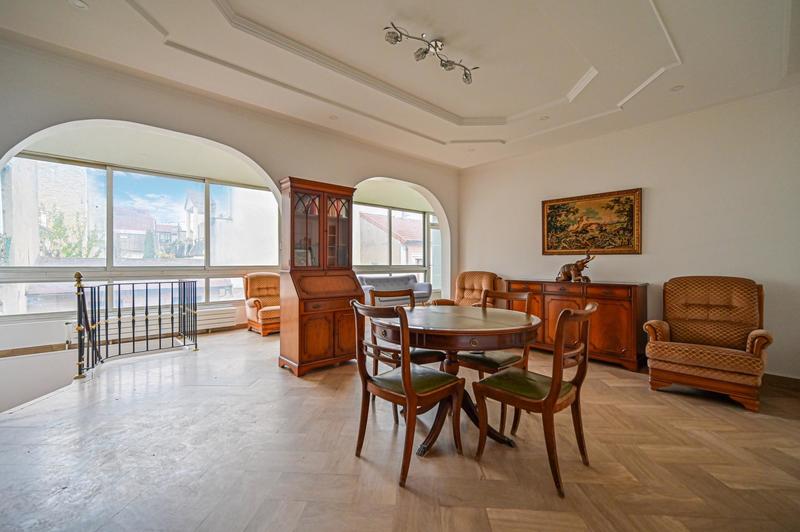 Maison - 191 m² - 6 pièces