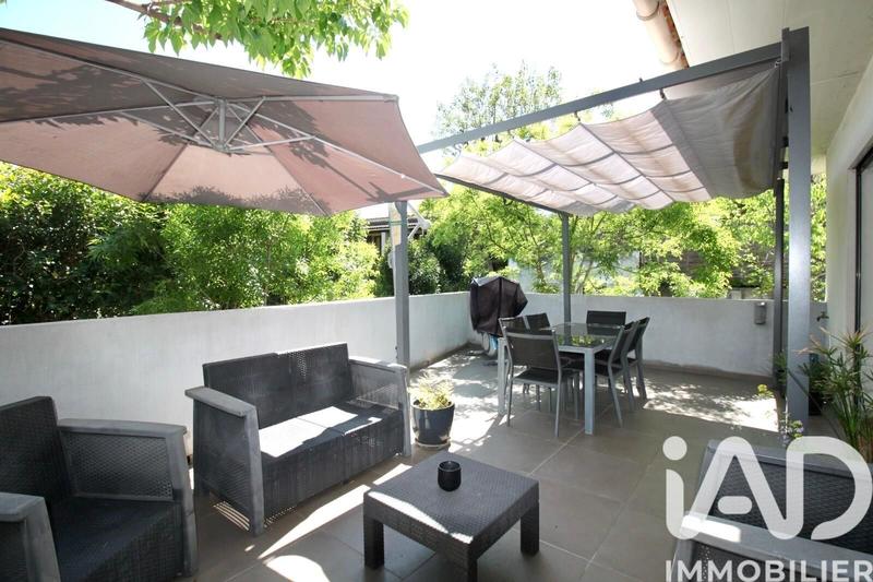 Maison - 235 m² - 7 pièces