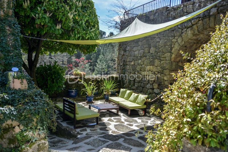 Propriété - 500 m² - 23 pièces