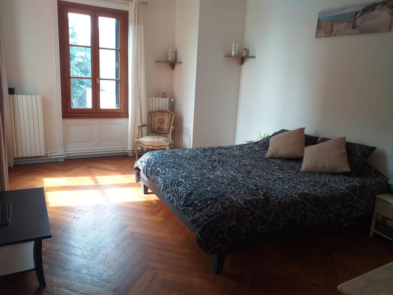 Maison - 250 m² - 8 pièces