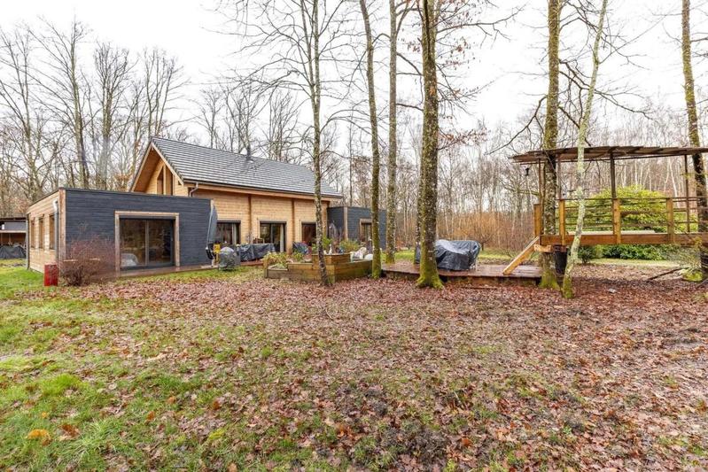 Maison de bois - 158 m² - 5 pièces