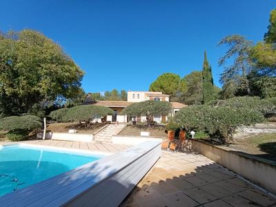 Villa - 161 m² - 6 pièces