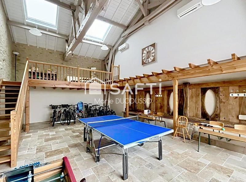 Maison - 371 m² - 9 pièces