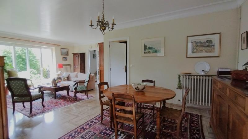 Maison - 186 m² - 8 pièces