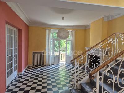 Maison - 188 m² - 8 pièces