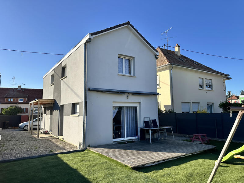 Maison - 88 m² - 5 pièces