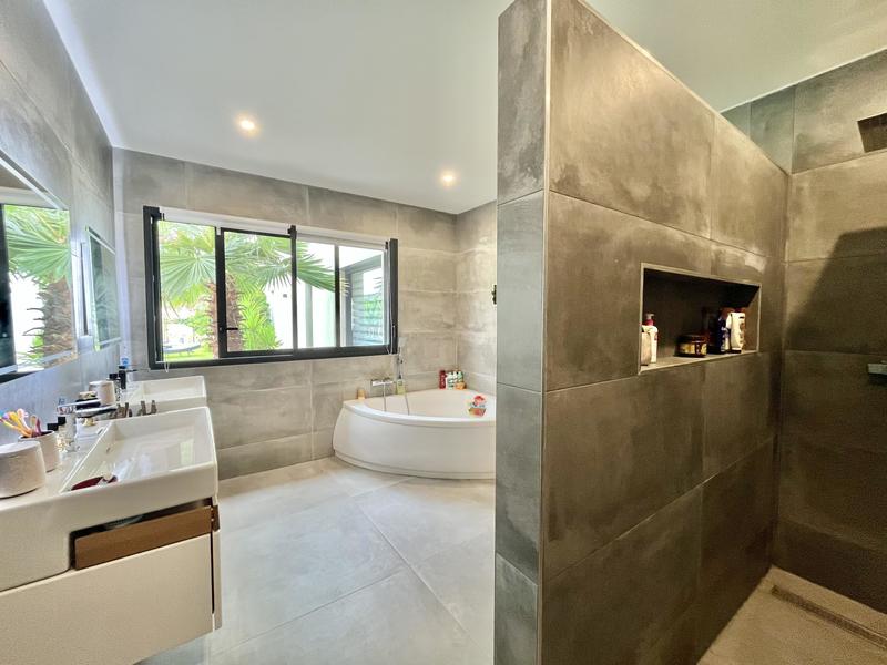 Villa - 169 m² - 5 pièces