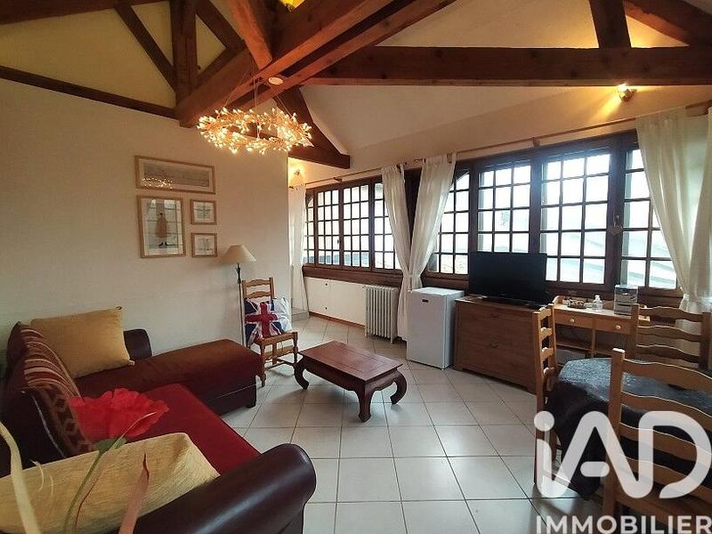 Maison - 250 m² - 6 pièces