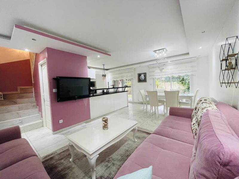 Maison - 95 m² - 4 pièces