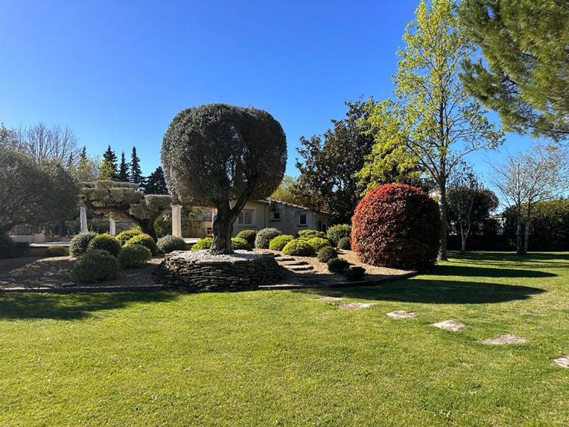 Maison - 300 m² - 6 pièces