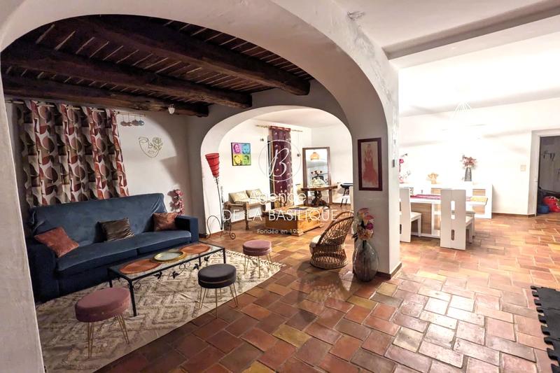 Maison en pierre - 320 m² - 7 pièces