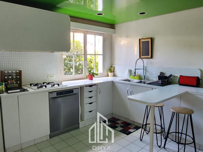 Maison - 224 m² - 9 pièces