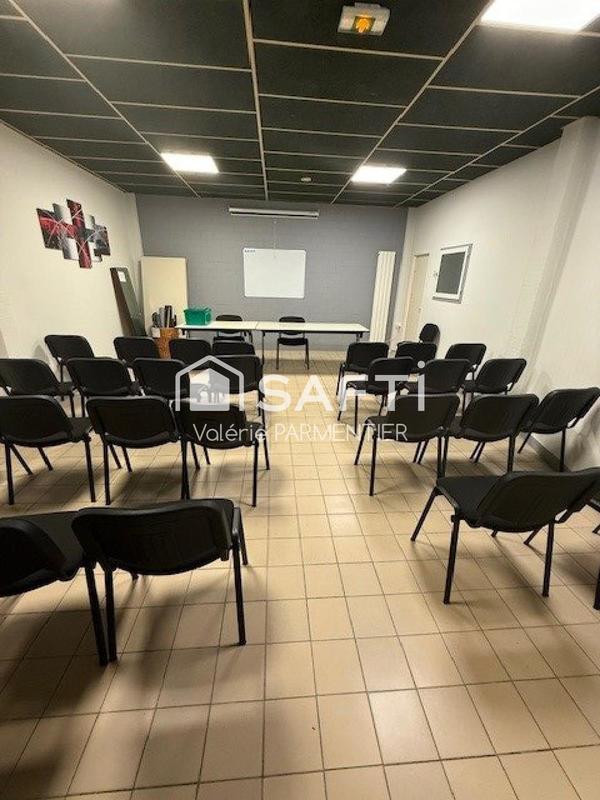 Local commercial - 909 m² - 20 pièces