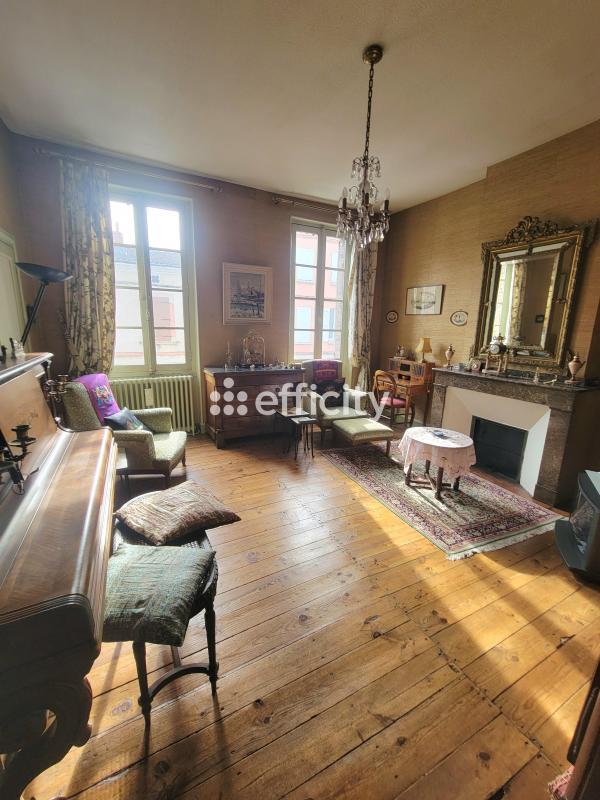 Maison - 250 m² - 10 pièces