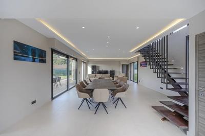 Villa - 265 m² - 7 pièces