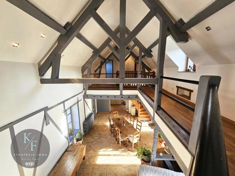 Maison - 206 m² - 5 pièces