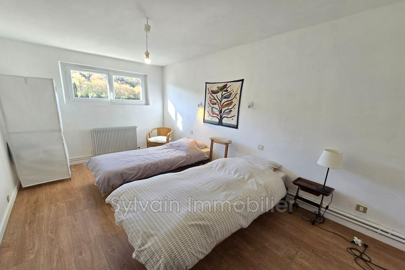 Maison - 180 m² - 8 pièces