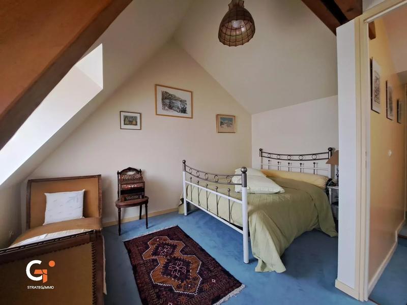 Maison - 203 m² - 7 pièces