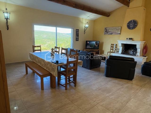 Château - 177 m² - 6 pièces