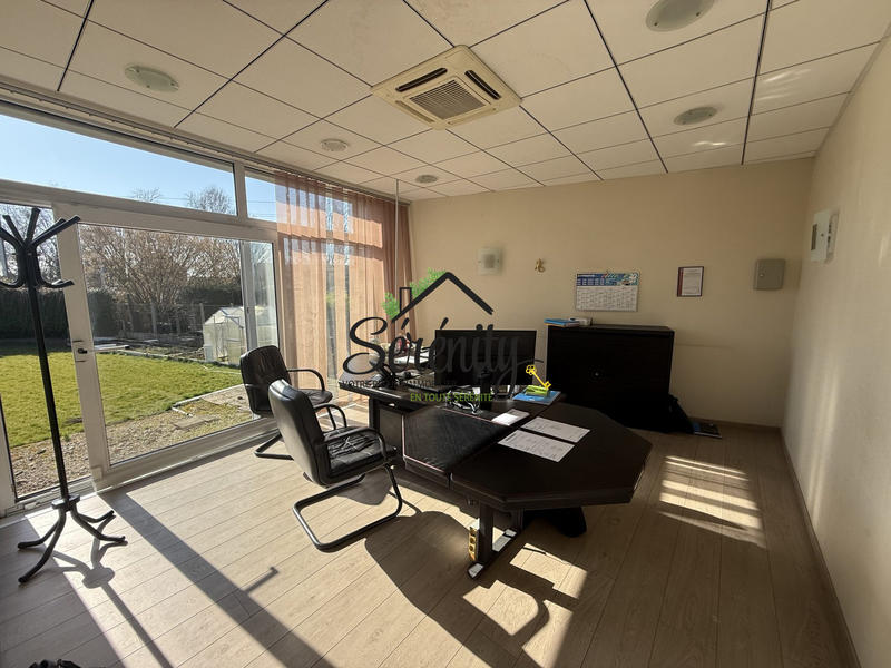 Parking / Garage - 190 m²