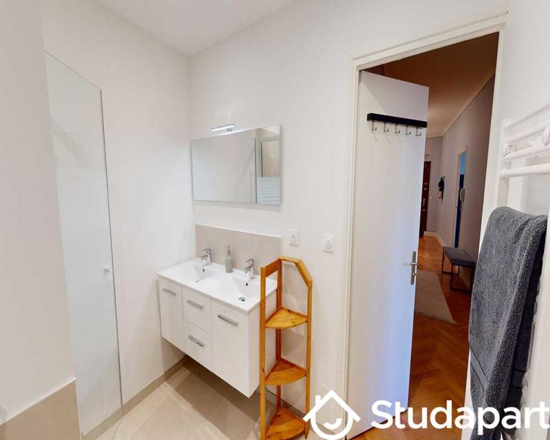 Chambre - 90 m² - 1 pièce