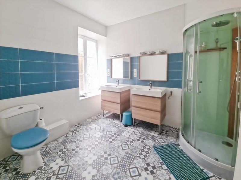 Maison - 207 m² - 7 pièces